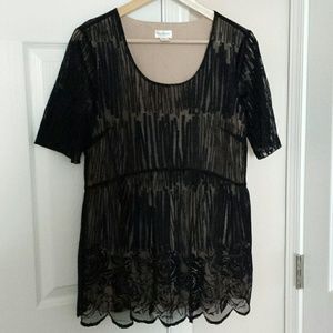 SZ L Motherhood blk lace blouse